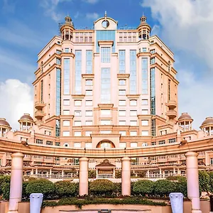 Swissotel Al Murooj Dubái