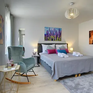 Апартаменты D&A Amphitheatre Apartments With Free Parking Пула